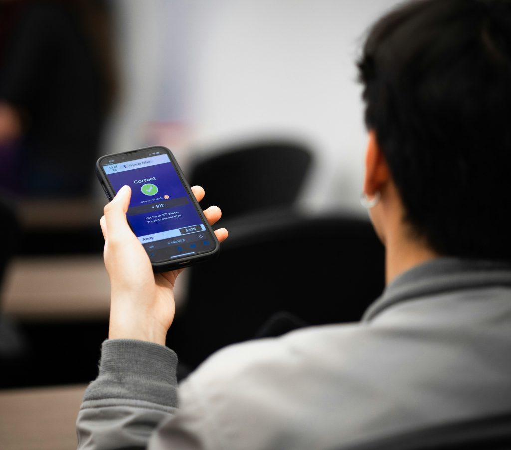 Mobile e-learning